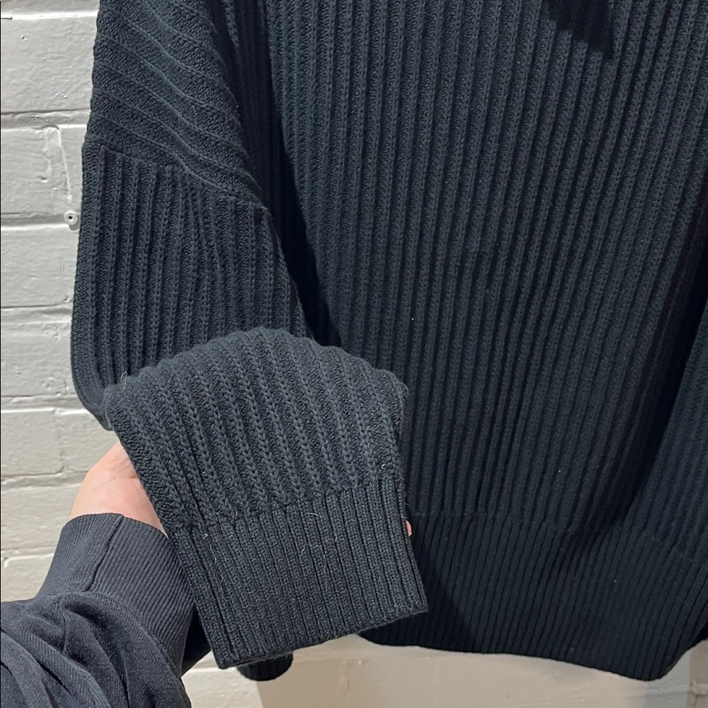 Banana Republic Black Ribbed Women's Sweater - Picture 3 of 6